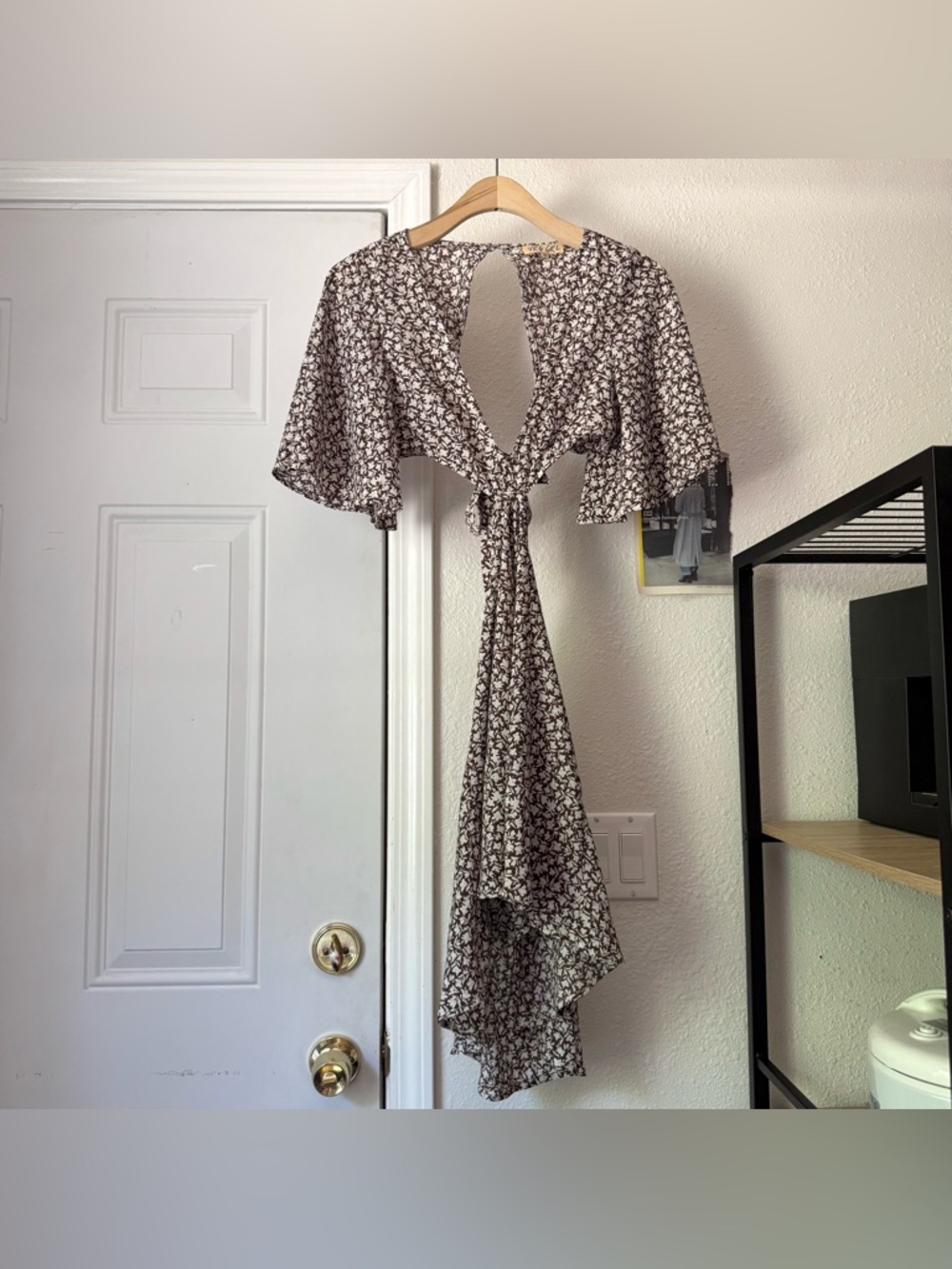 VRG GRL brown white floral flutter short sleeve cutout tie back mini dress